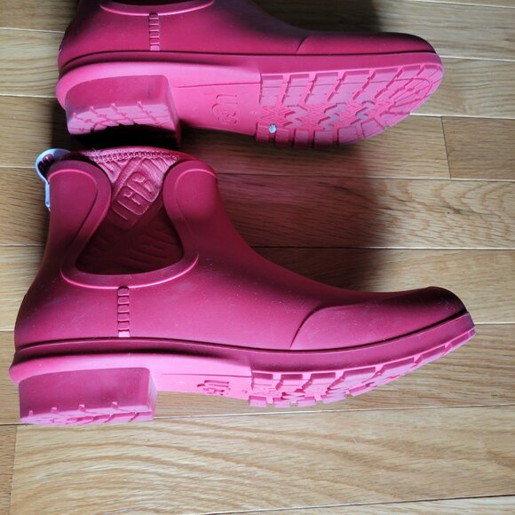UGG red booties size 8 - Picture 2 of 4